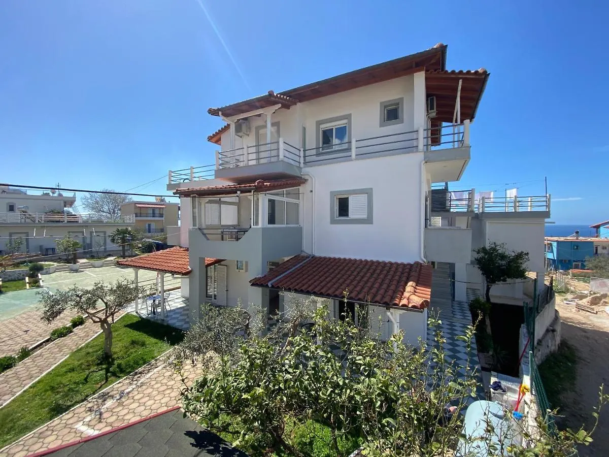 Yard Paradise Rooms Dhërmi Albânia