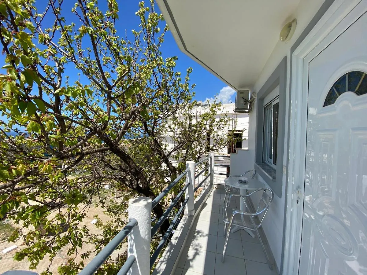 Yard Paradise Dhermi Hotel