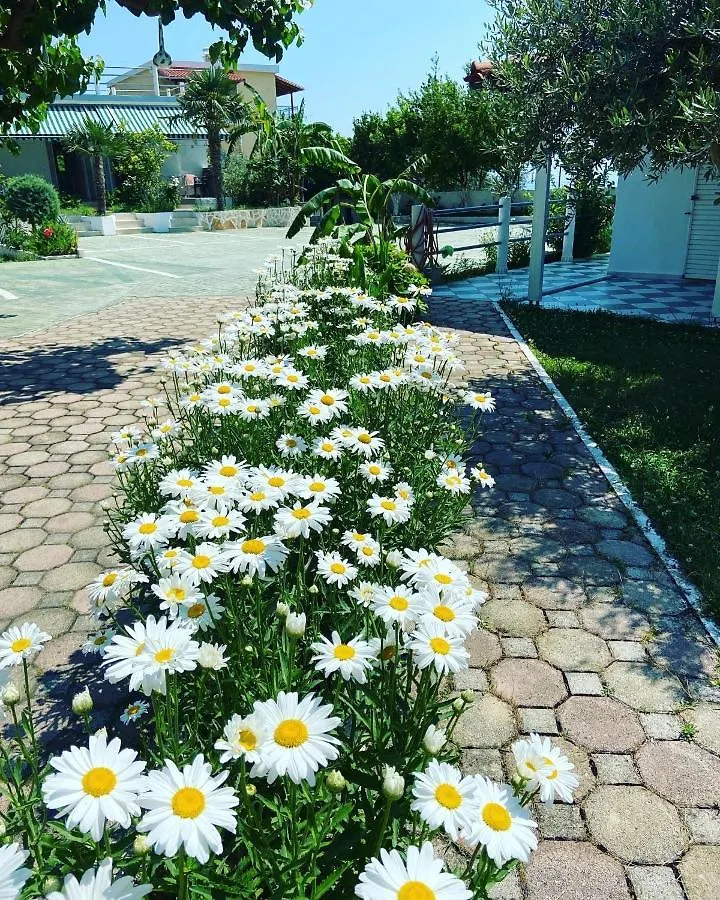 *** Hotel Yard Paradise Rooms Dhërmi Albânia