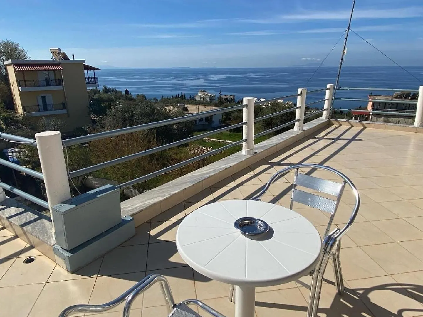 Yard Paradise Dhermi 3*,