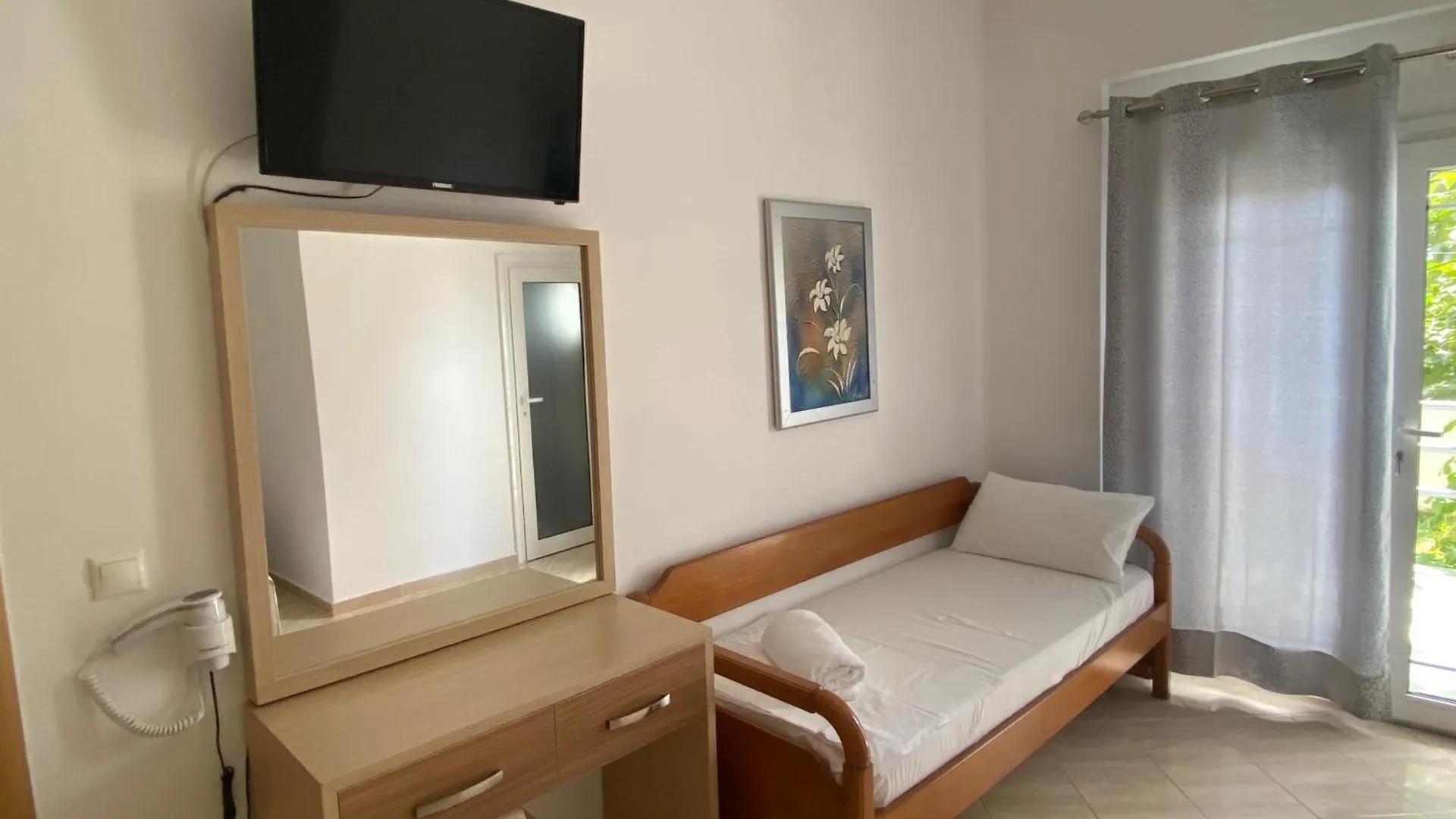 Hotel Yard Paradise Dhermi