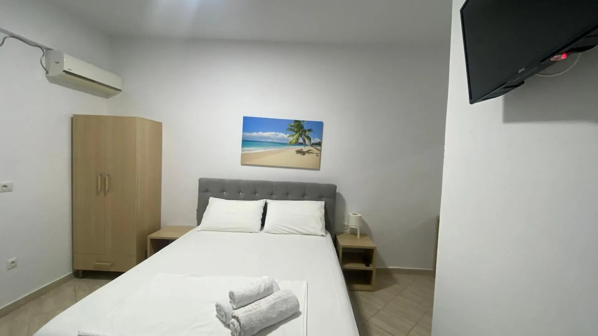 Yard Paradise Dhermi Hotel