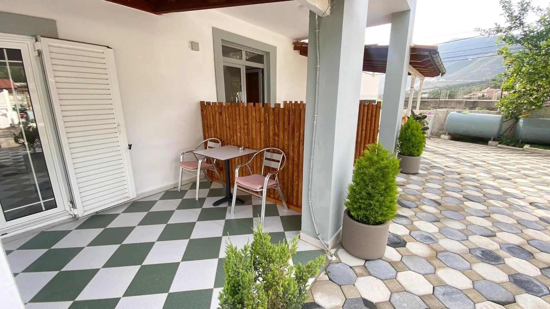Yard Paradise Dhermi 3*,
