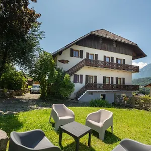 https://chalet-les-myrtilles.hotels-rhonealpes.com