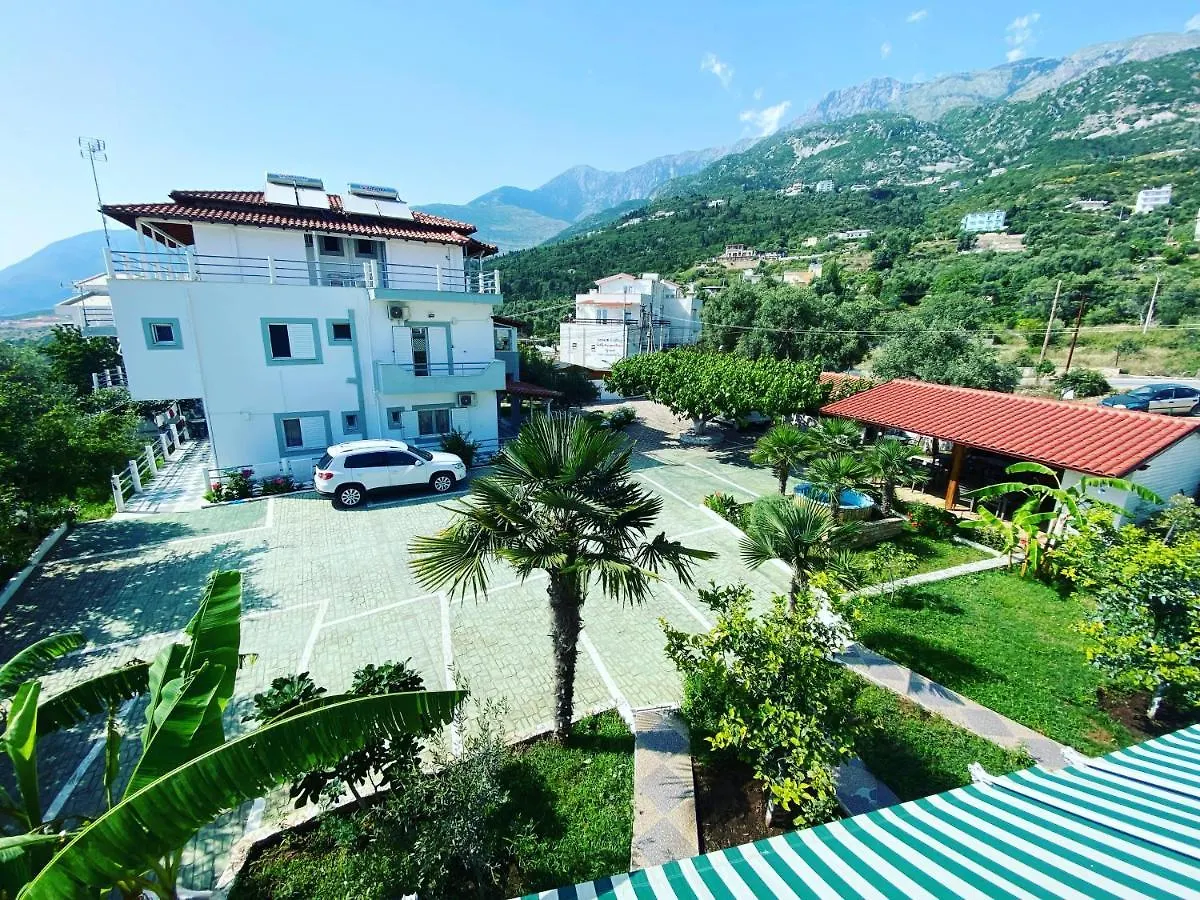Yard Paradise Rooms Dhermi Hotel