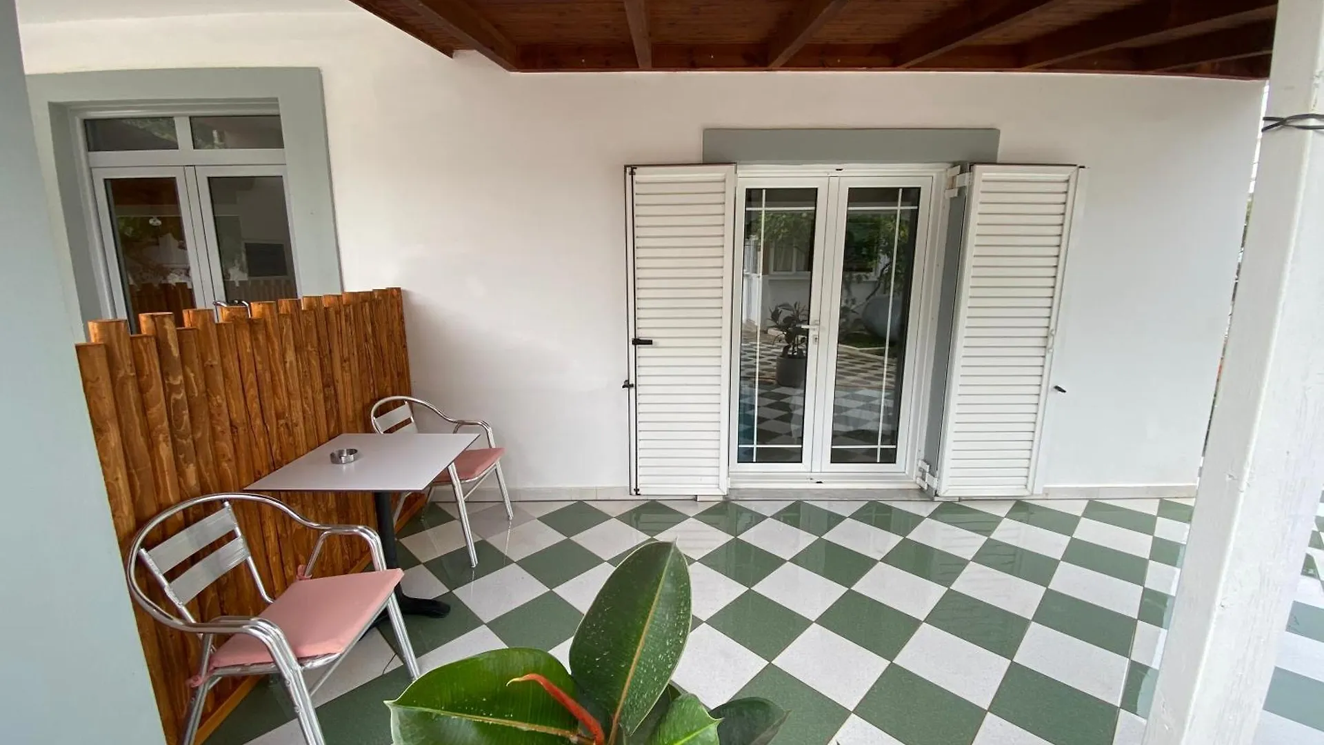 Yard Paradise Rooms Dhermi Albania